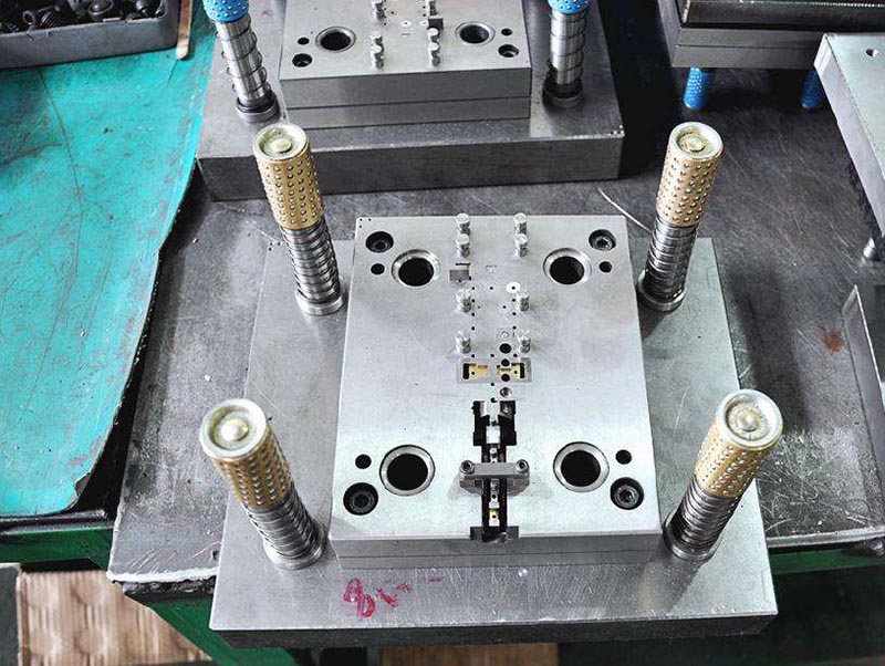 如东模具制造-01